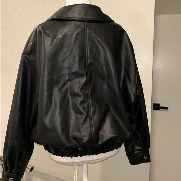 ZARA NWT Faux Leather Bomber Jacket Black Medium Oversized Zipper Closure - Picture 4 of 9